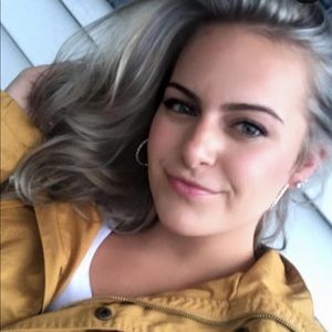 Meet your Posher, Shania